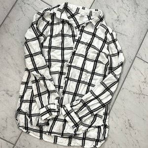 Old navy size small black and white plaid button up
